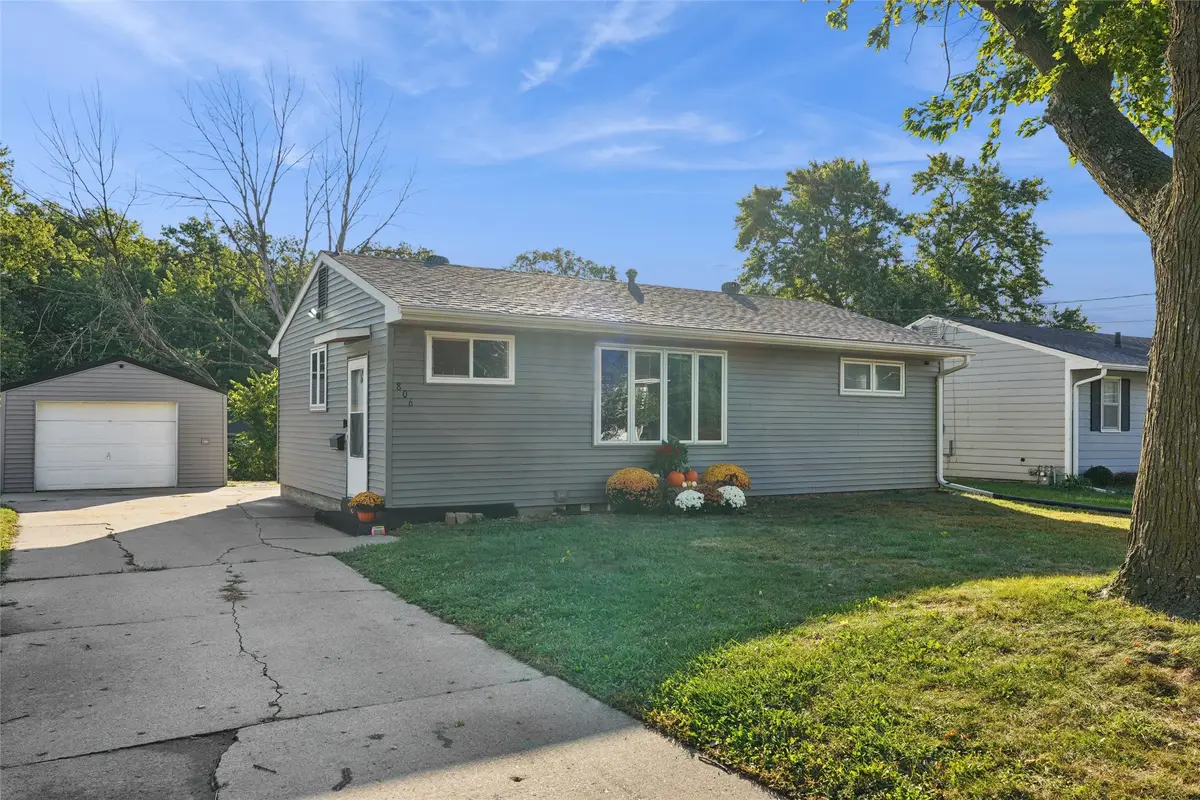 806 E 12th Street N, Newton, IA 50208 - Image #1