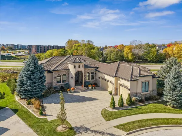 5930 Fairway Court, West Des Moines, IA 50266