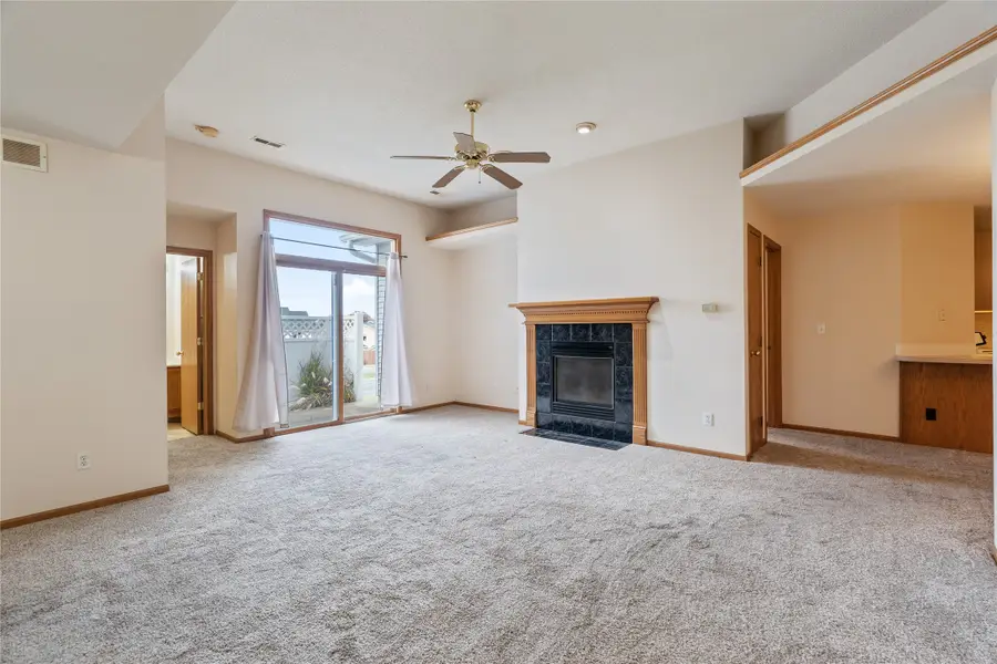 10110 Meredith Drive #1, Urbandale, IA 50322 - Image #3