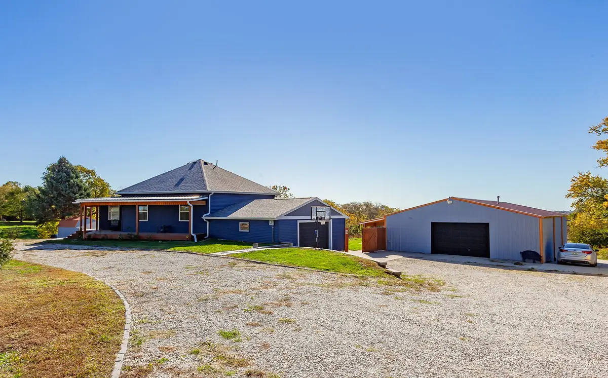 13704 E County Line Road, Carlisle, IA 50047 - Image #1