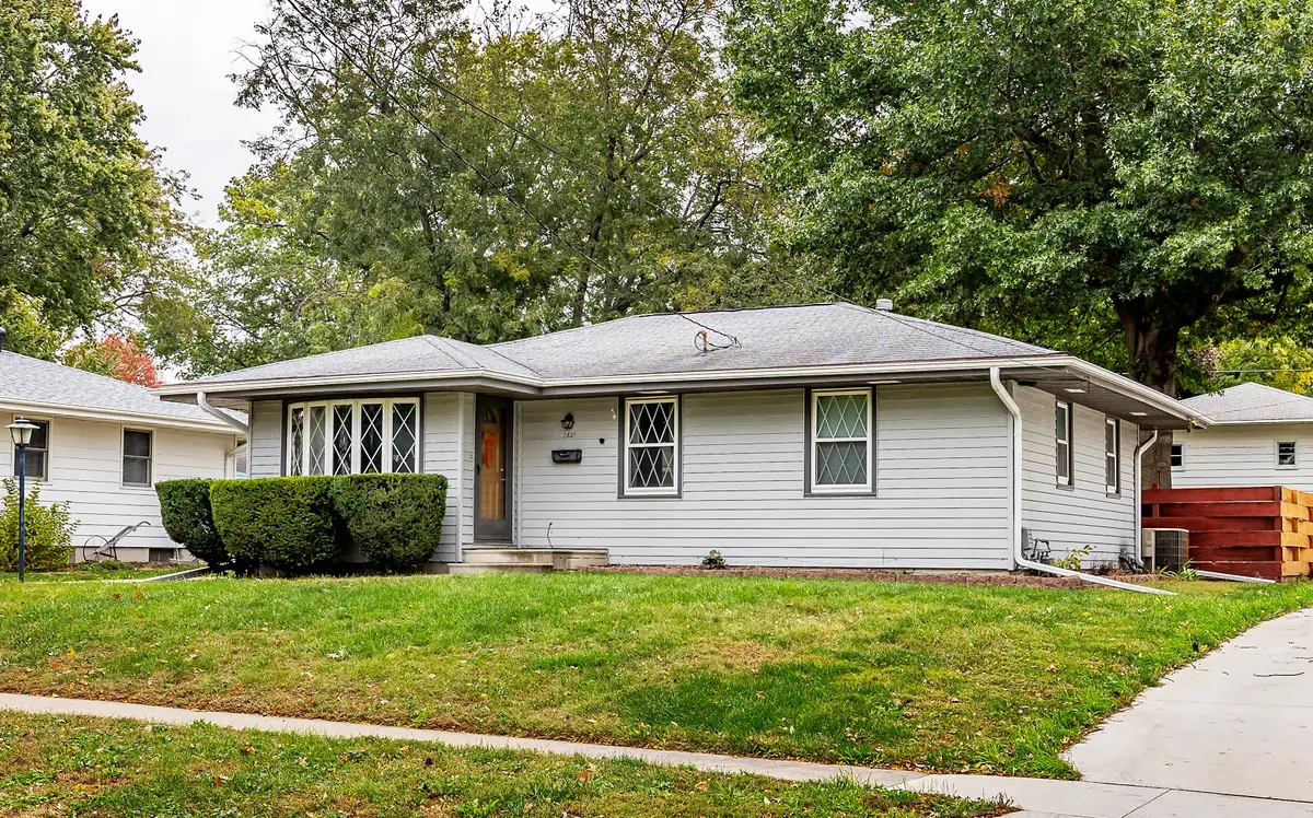 2821 E 39th Street, Des Moines, IA 50317 - Image #1