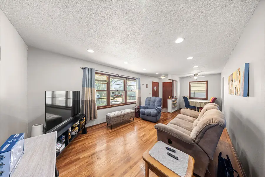 3606 E 39th Court, Des Moines, IA 50317 - Image #2