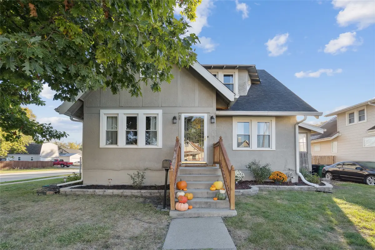 437 4th Street, West Des Moines, IA 50265 - Image #1