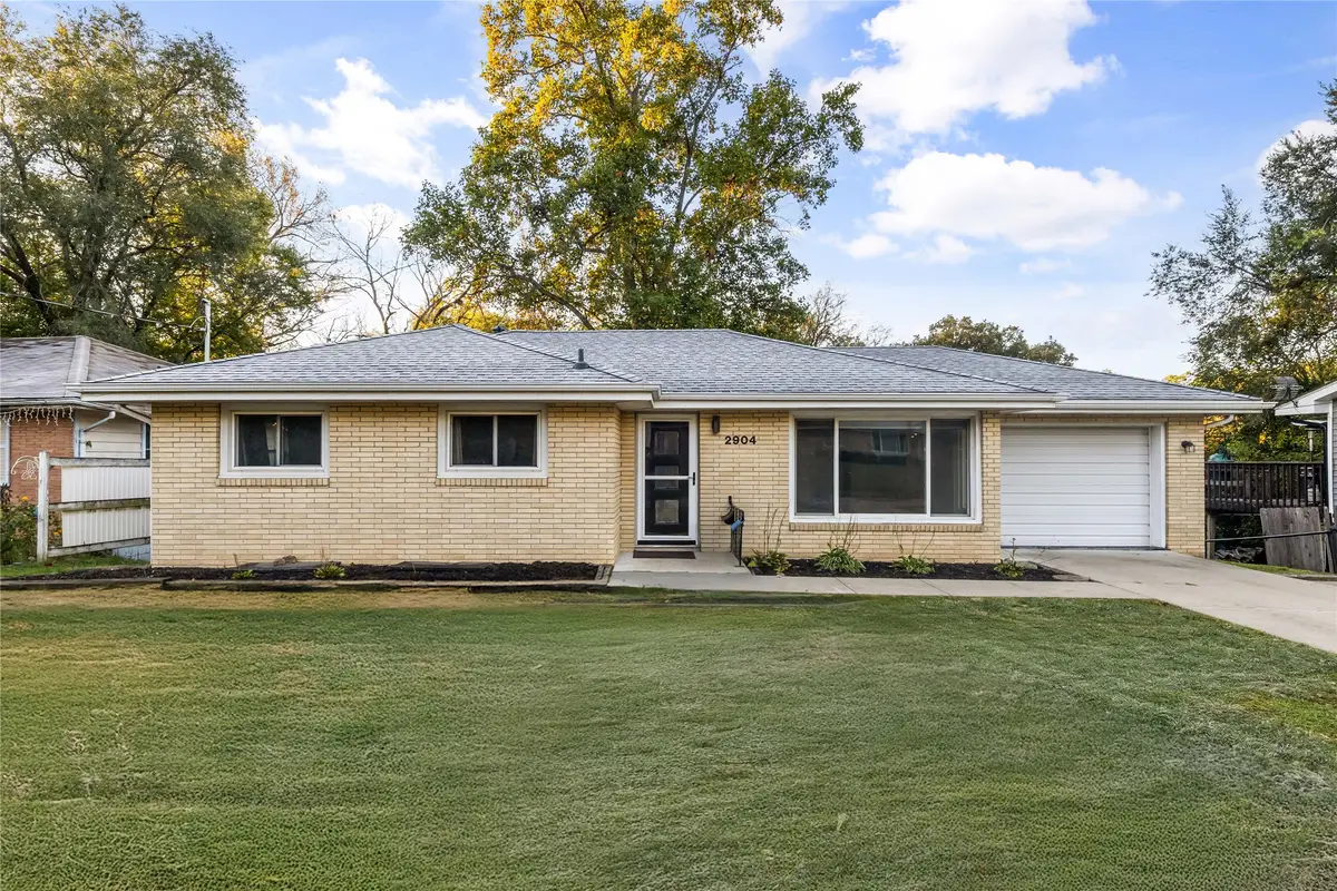 2904 Shadyoak Drive, Des Moines, IA 50310 - Image #1