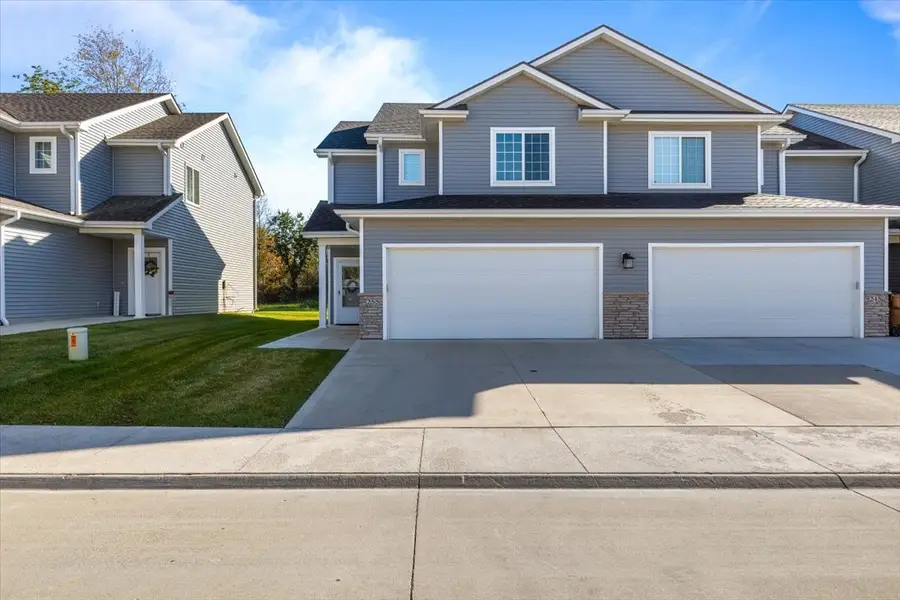 255 Amberwood Drive, Pleasant Hill, IA 50327 - Image #2