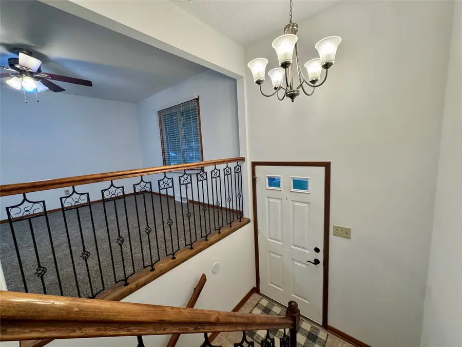 1210 Highview Drive, Des Moines, IA 50315 - Image #3