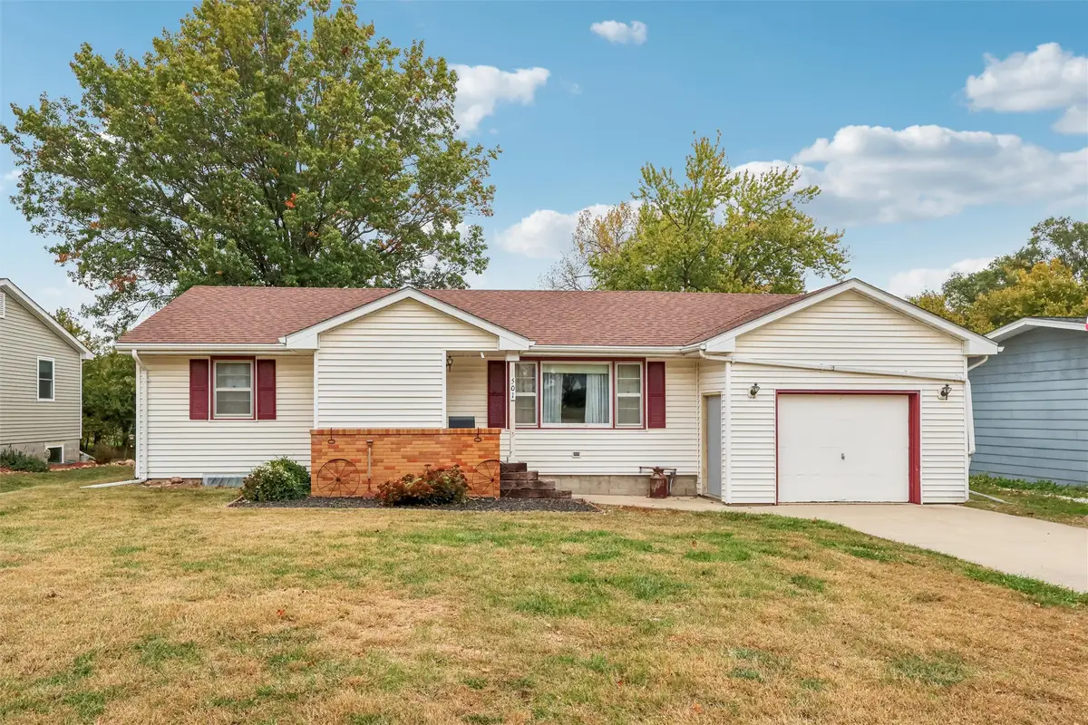 501 W Hutchings Street, Winterset, IA 50273 - Image #1