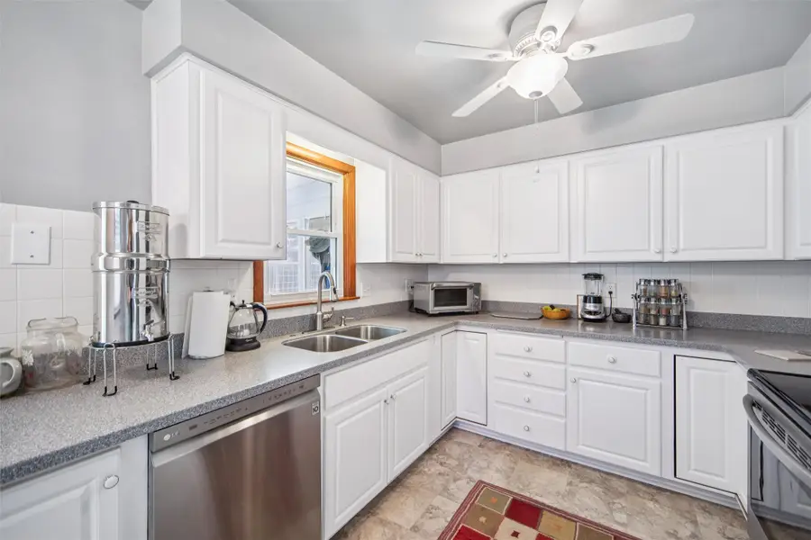 6316 Clearview Circle, Urbandale, IA 50322 - Image #2