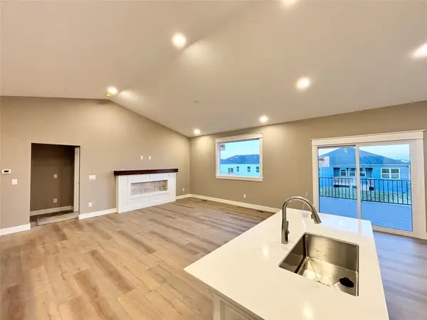 595 NW Georgetown Drive, Waukee, IA 50263