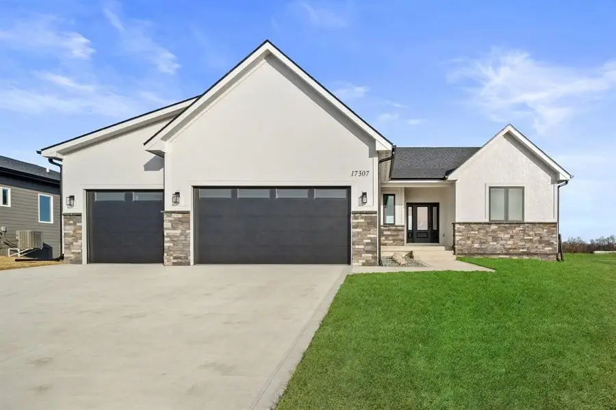 17307 North Valley Drive, Urbandale, IA 50323 - Image #2