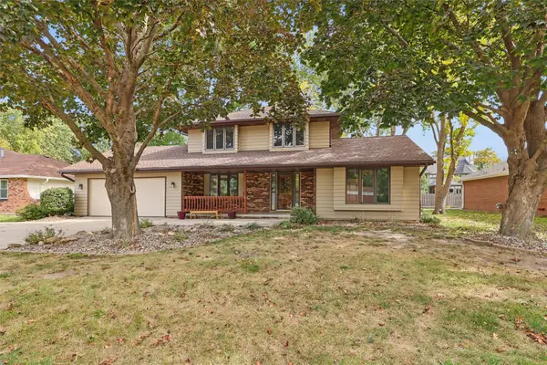 909 39th Street, West Des Moines, IA 50265