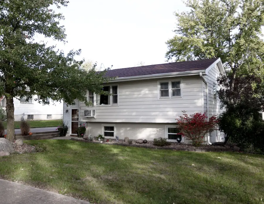 711 La Grange Avenue, Chariton, IA 50049 - Image #2