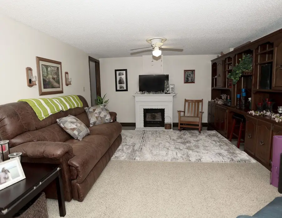 711 La Grange Avenue, Chariton, IA 50049 - Image #3