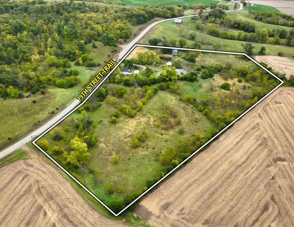 1370 79th Street Trail, Belle Plaine, IA 52208