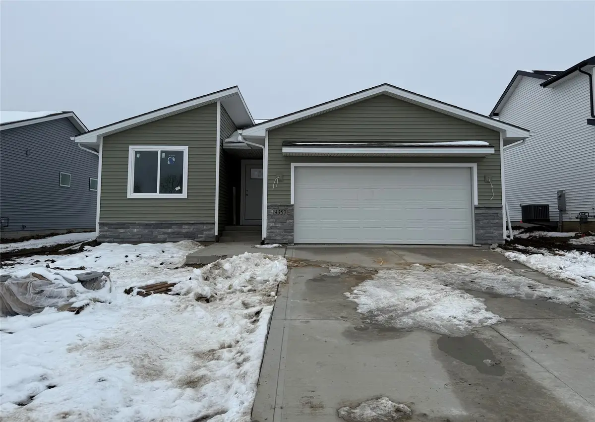 9357 Stillwater Drive, West Des Moines, IA 50266 - Image #1