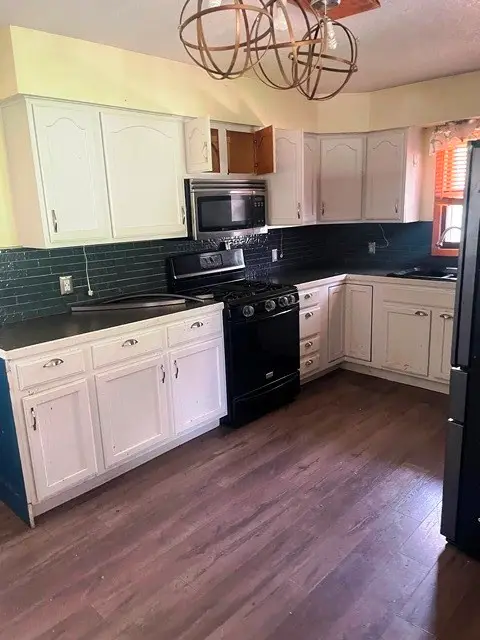 235 N Washington Street, Hartford, IA 50118 - Image #2