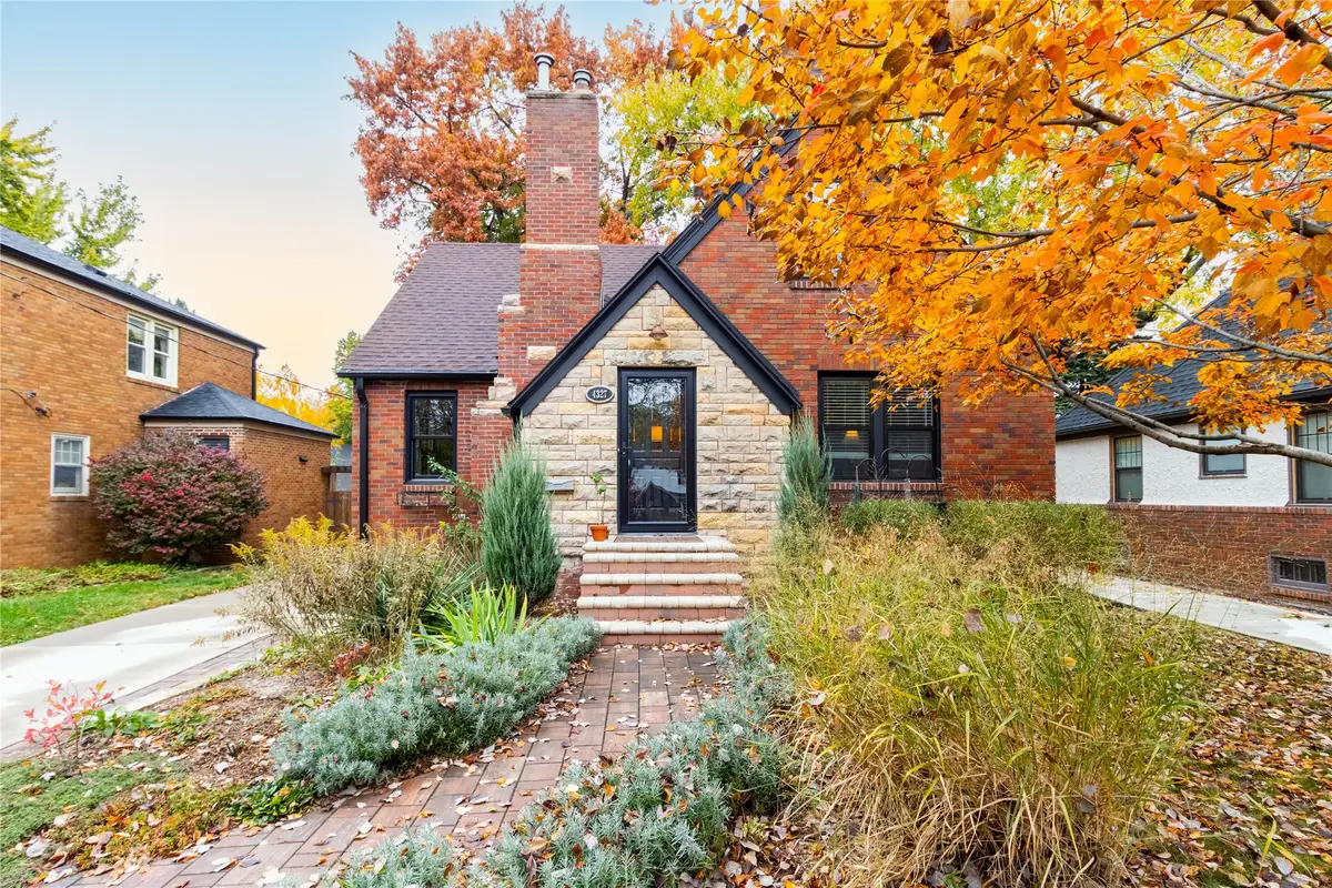 4327 Sheridan Avenue, Des Moines, IA 50310 - #1