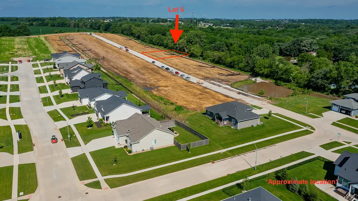 11231 Brookdale Drive, West Des Moines, IA 50266 - Image #1