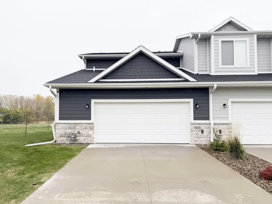 9110 Spring Crest Lane, West Des Moines, IA 50266 - Image #2