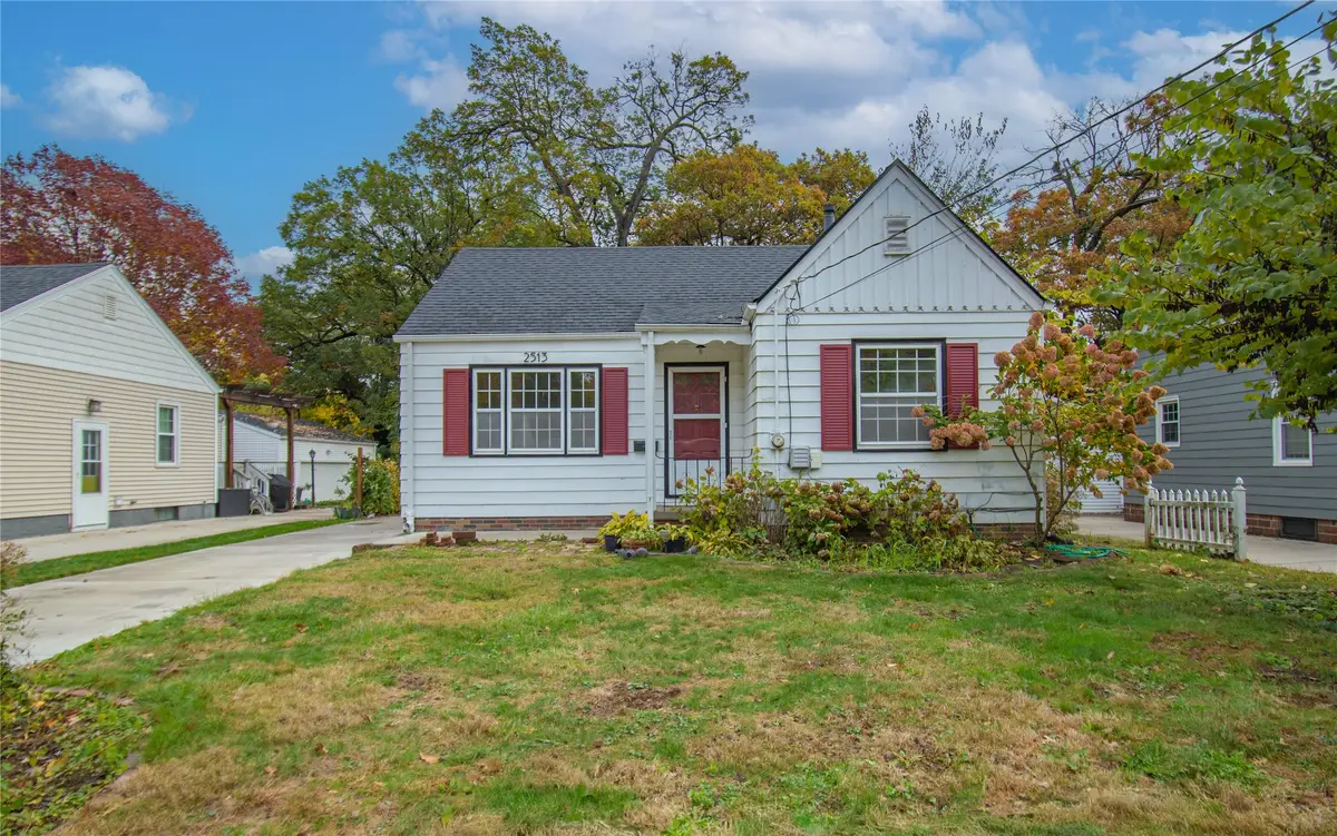 2513 33rd Street, Des Moines, IA 50310 - Image #1