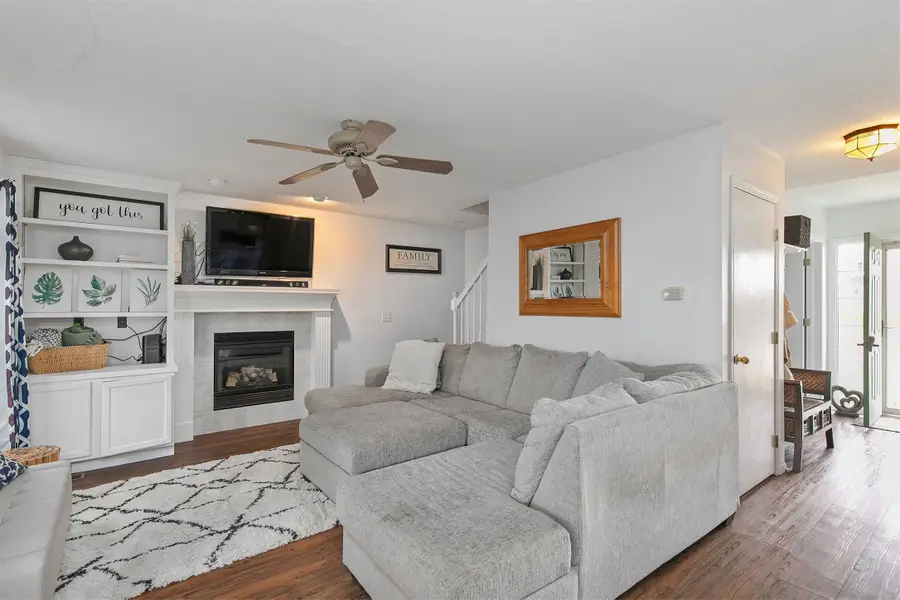 304 E 14th Place, Indianola, IA 50125 - Image #2