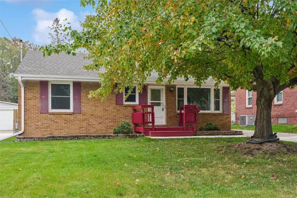 3901 54th Street, Des Moines, IA 50310