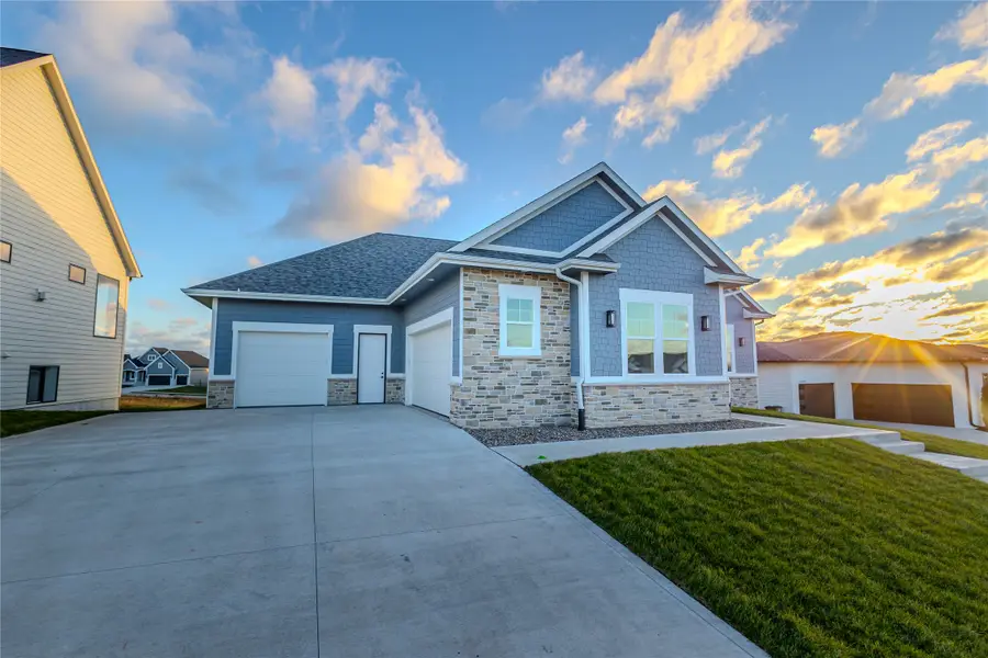 3927 Westgate Parkway, Clive, IA 50325 - Image #2