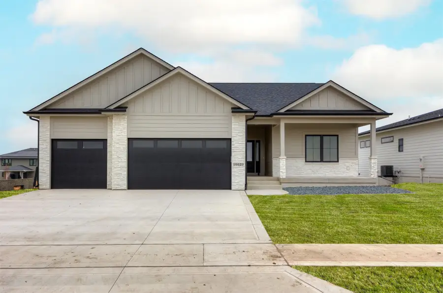 16620 Deerview Drive, Urbandale, IA 50323 - Image #2