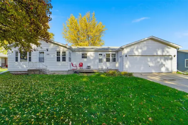 208 Union Street, Pella, IA 50219