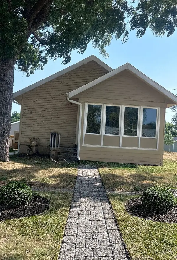 924 E 9th Street N, Newton, IA 50208