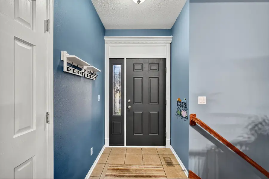 2211 SE Clover Ridge Drive, Ankeny, IA 50021 - Image #2