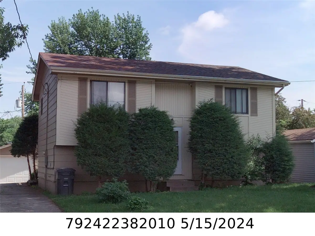 3809 11th Street, Des Moines, IA 50313 - #1