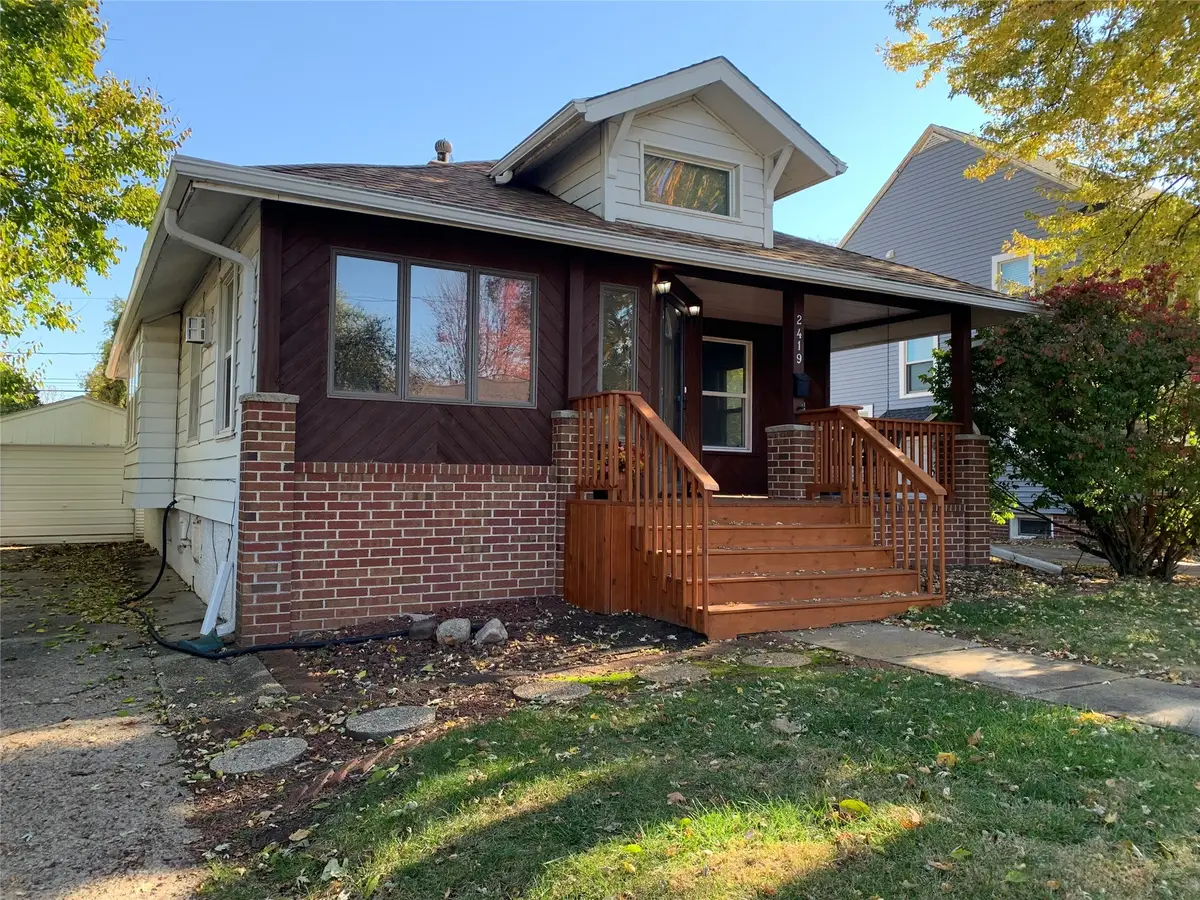 2419 40th Place, Des Moines, IA 50310 - #1