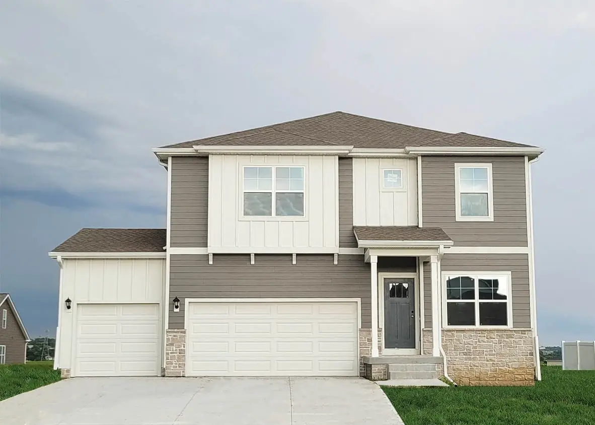 133 8th Avenue Ne, Altoona, IA 50009 - Image #1