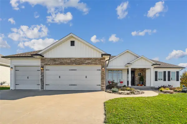 1804 W 3rd Street, Pella, IA 50219