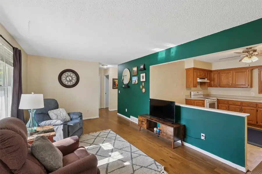 1207 Kenyon Avenue, Des Moines, IA 50315 - Image #2