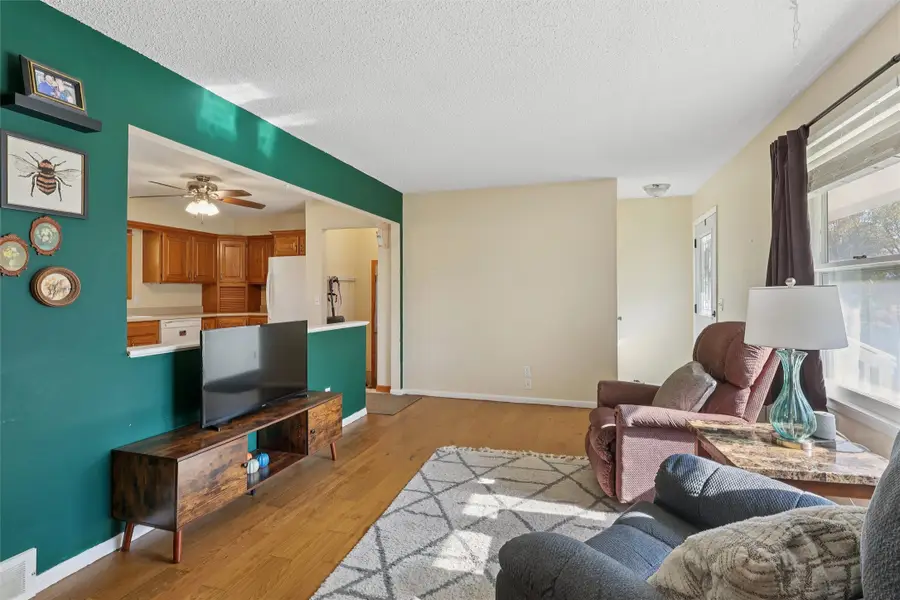 1207 Kenyon Avenue, Des Moines, IA 50315 - Image #3