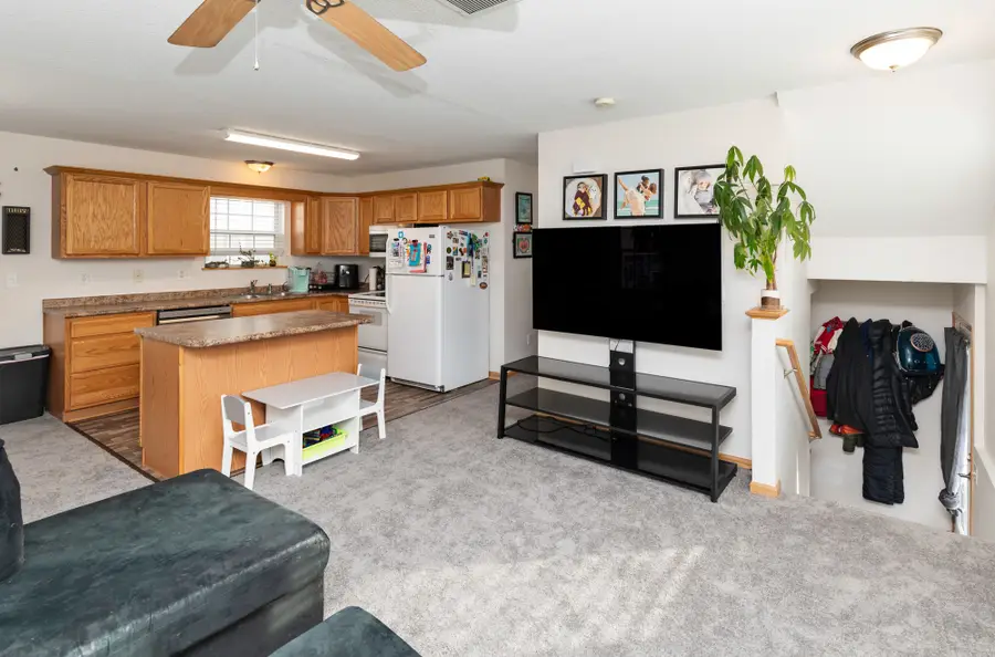 15230 Greenbelt Drive, Urbandale, IA 50323 - Image #2