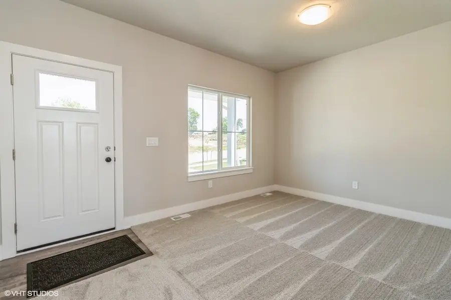 2426 E 50th Court, Des Moines, IA 50317 - Image #2