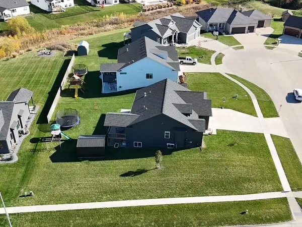 401 Oakford Lane, Polk City, IA 50226