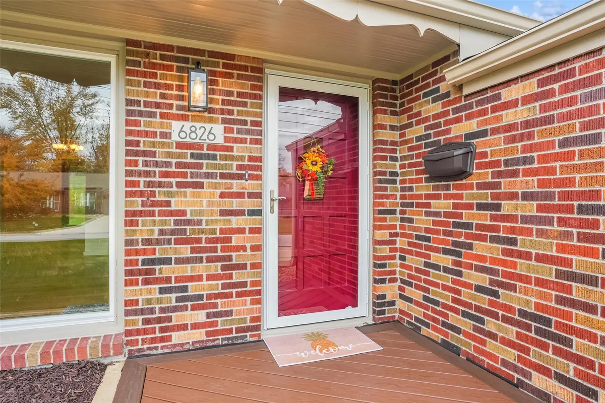 6826 Colby Avenue, Windsor Heights, IA 50324 - Image #1