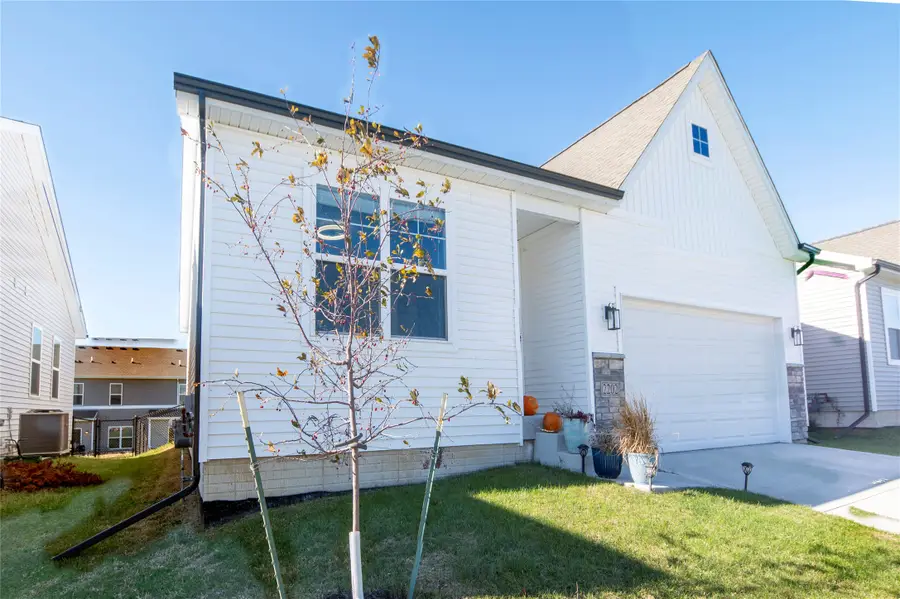 2202 Barry Drive, Adel, IA 50003 - Image #2