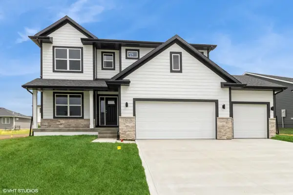 15019 Springbrook Trail, Urbandale, IA 50323