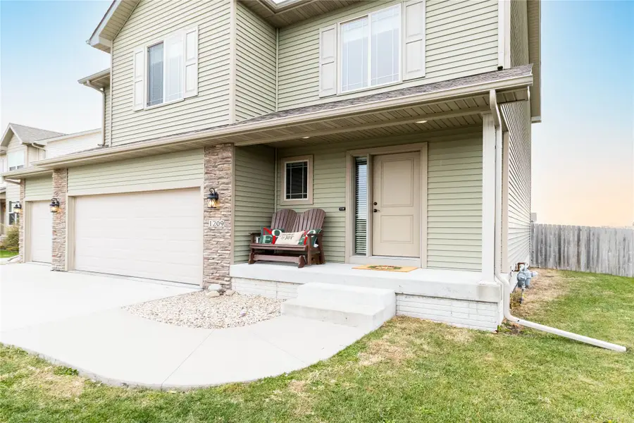 1209 Caitlin Drive Se, Bondurant, IA 50035 - Image #2