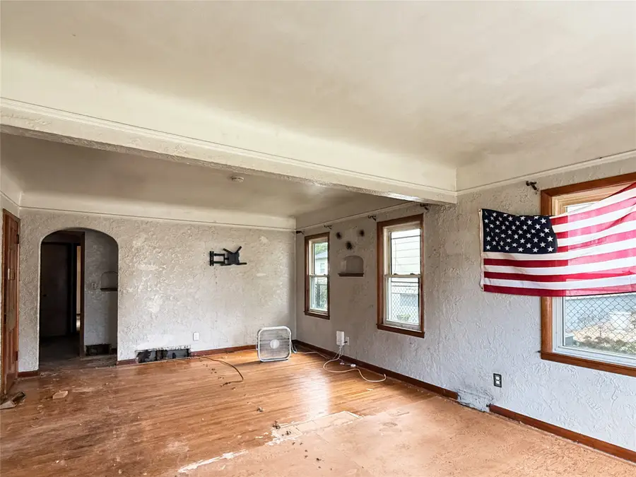 3206 68th Street, Urbandale, IA 50322 - Image #2