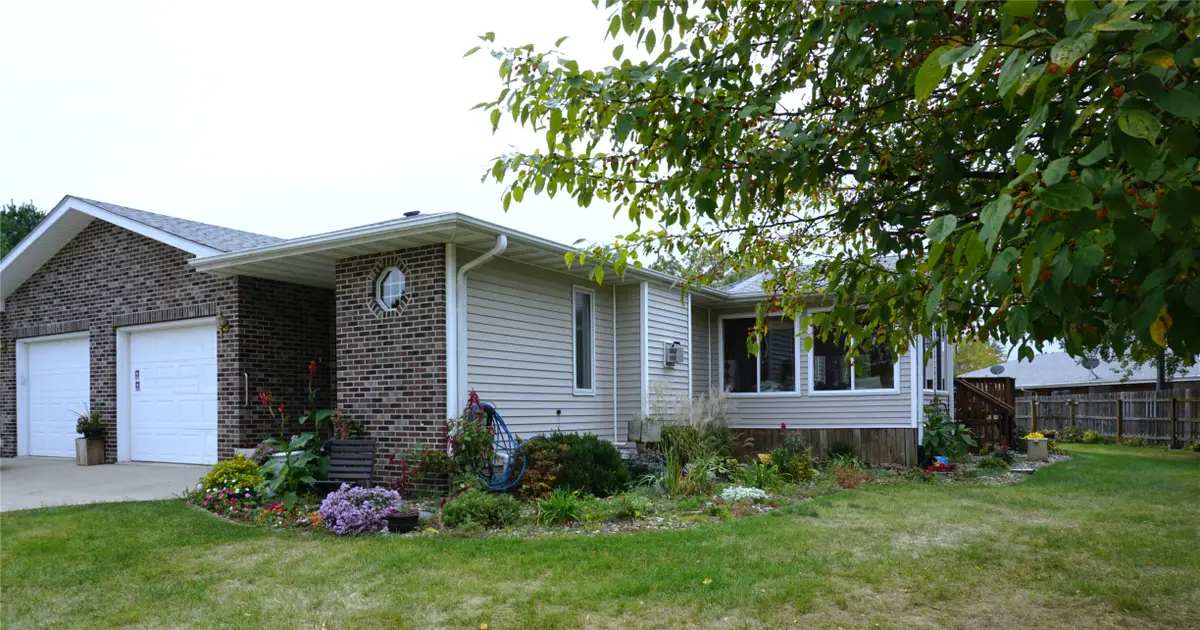 324 S 10th Avenue, Winterset, IA 50273 - #1