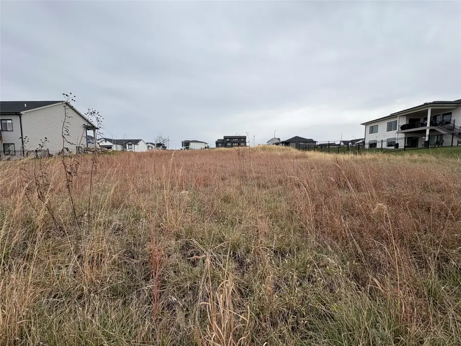 4732 144th Street, Urbandale, IA 50323 - Image #2