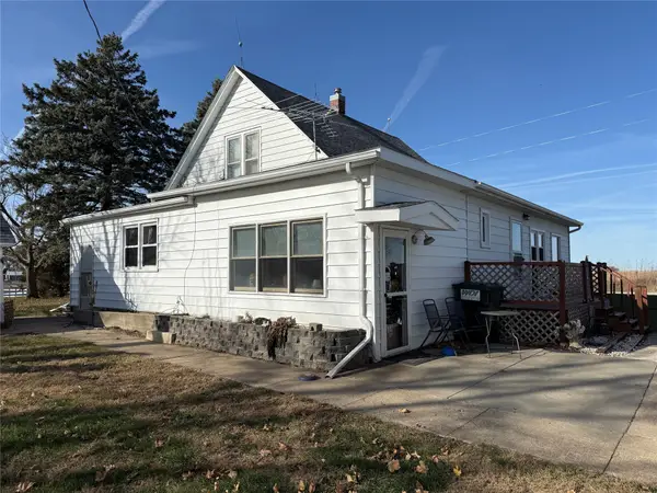 2512 Peru Road, Peru, IA 50222