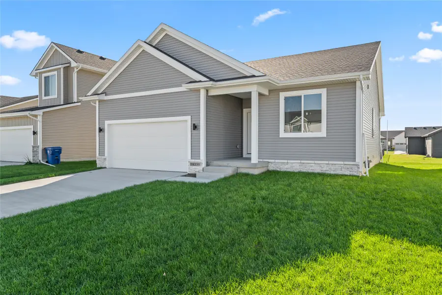 14230 Northpark Drive, Urbandale, IA 50323 - Image #2