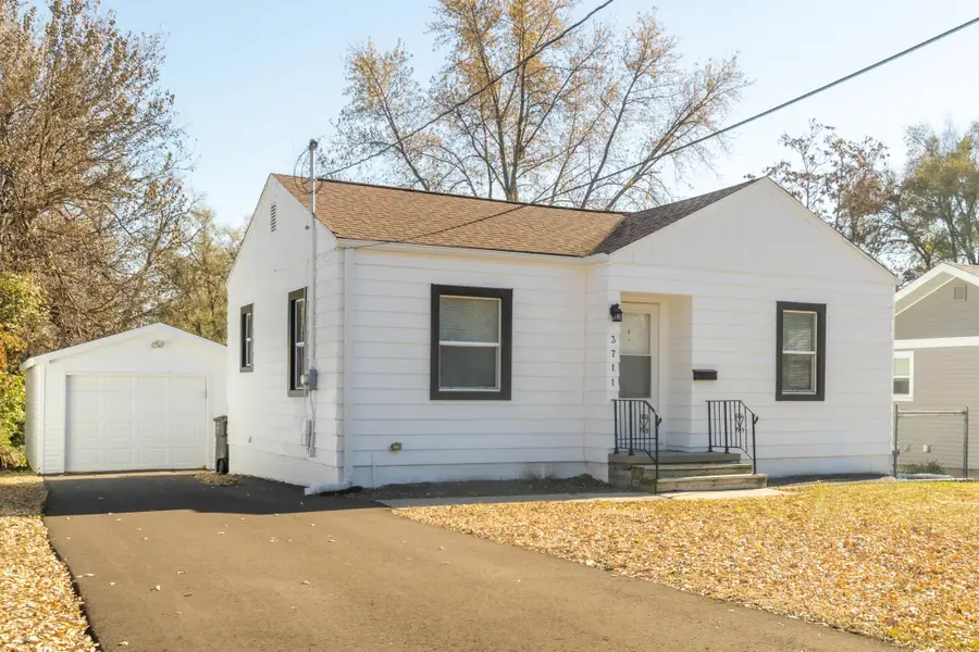 3711 37th Street, Des Moines, IA 50310 - Image #2